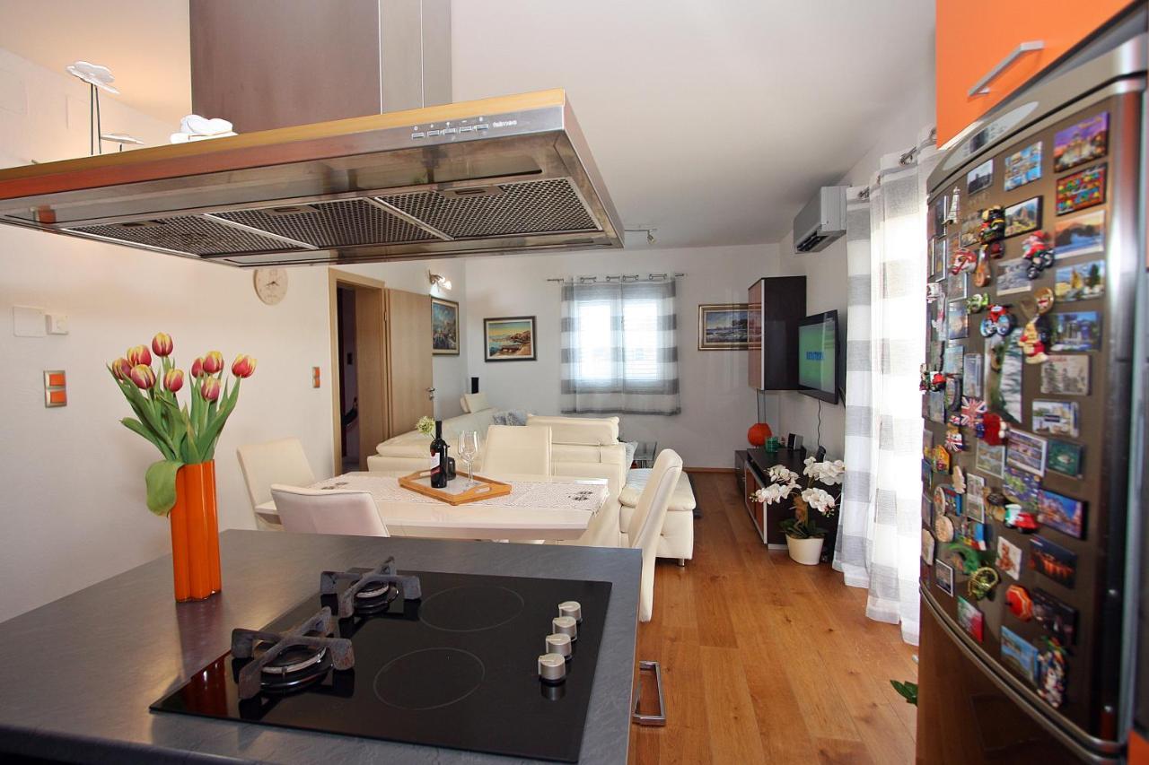 Apartment Petra Supetar Eksteriør billede